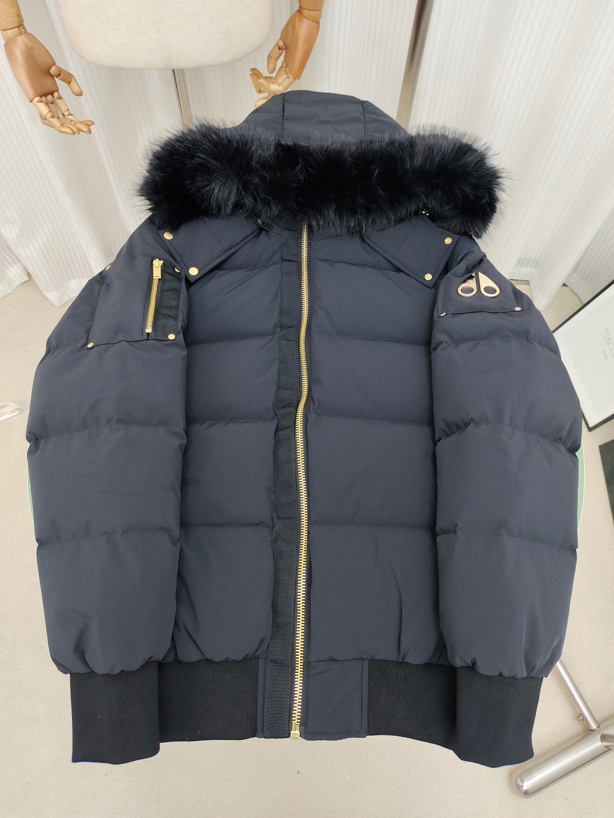 Moose Knuckles Hooded Puffer Bomber Jacket | Dark Navy