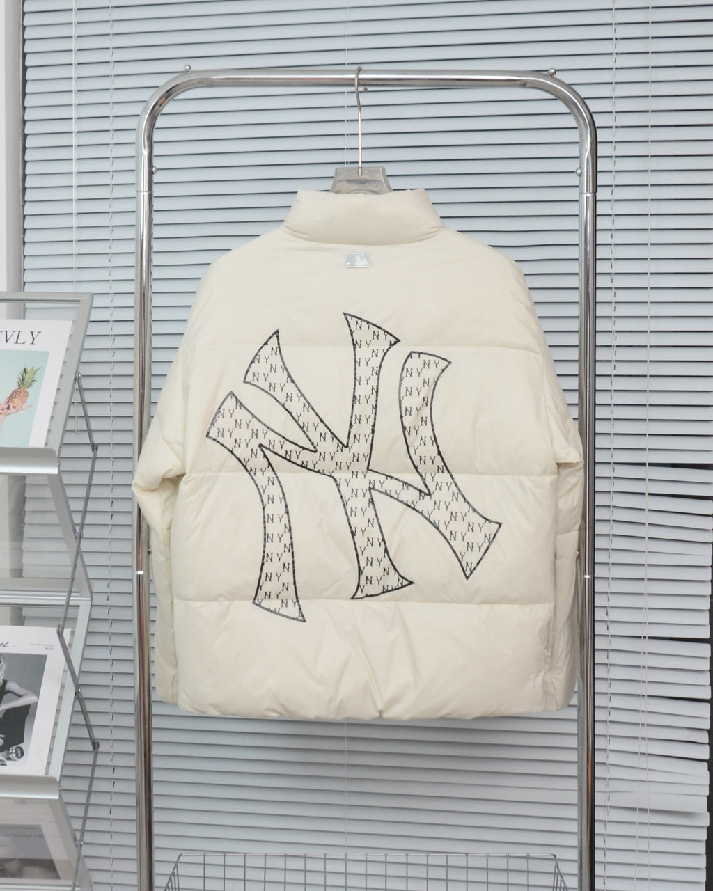 MLB New York Yankees Big Logo Puffer Jacket | Cream