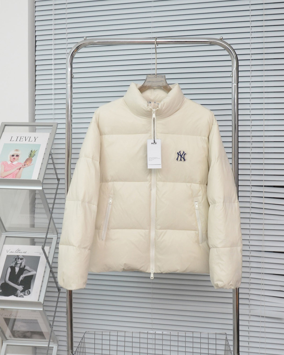 MLB New York Yankees Big Logo Puffer Jacket | Cream