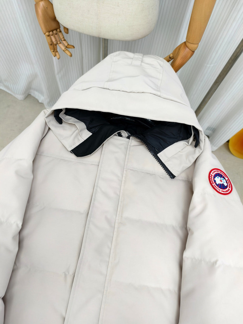 Canada Goose Wyndham Hooded Down Jacket – White