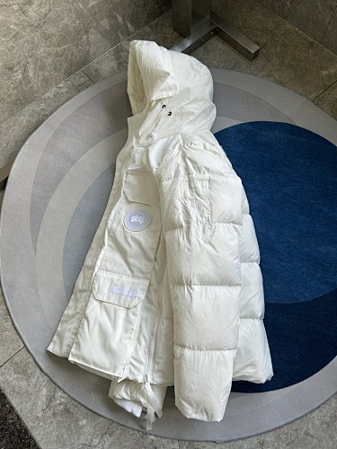 Canada Goose Expedition Parka – White (Limited Edition)